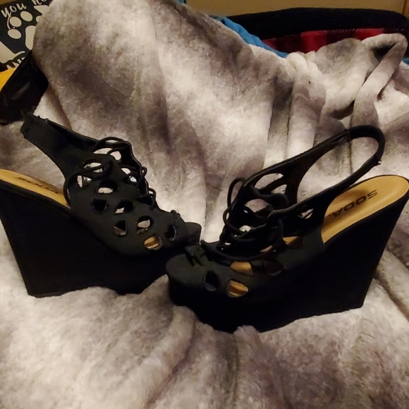 Platforms - Picture 3 of 4